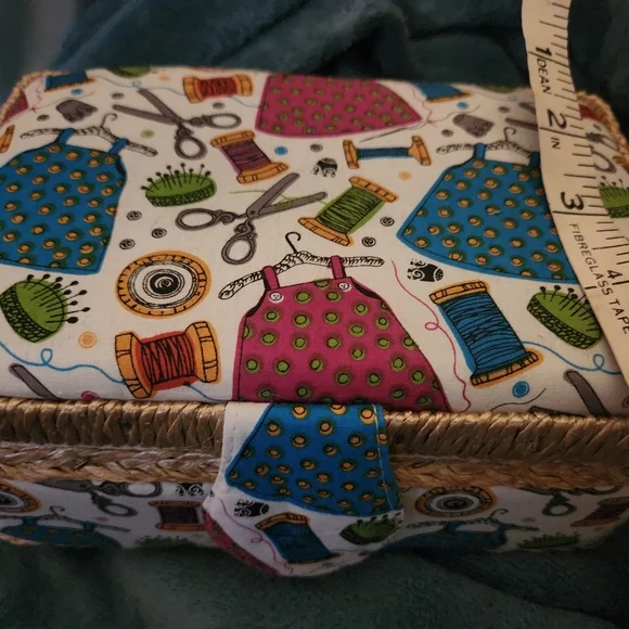 Colorful Sewing Kit Box - Picture 3 of 4